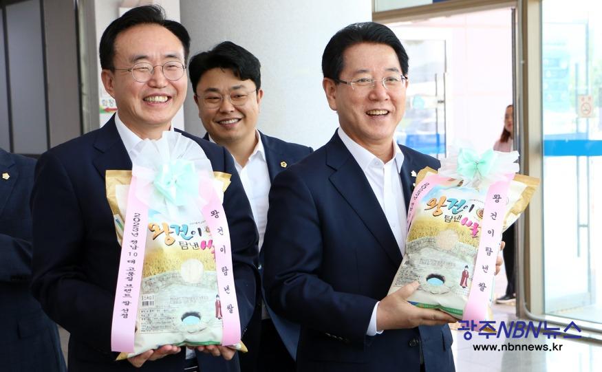 사본 -나주 왕건이 탐낸 쌀 전남 10대 고품질 브랜드 쌀 선정 기념 사진1.jpg